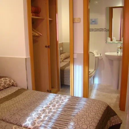 ゲストハウス オスタル バレル 2*