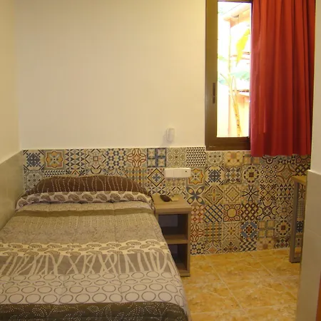 オスタル バレル ゲストハウス 2*