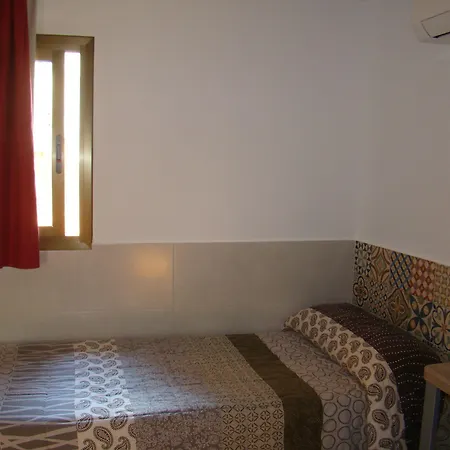 オスタル バレル 2* バルセロナ