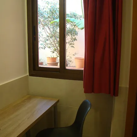 ゲストハウス オスタル バレル バルセロナ