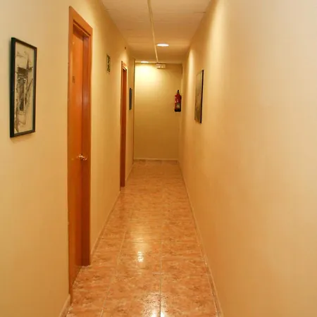 ゲストハウス オスタル バレル バルセロナ